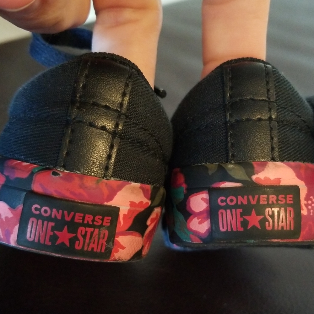 Converse one star floral shoes - Picture 3 of 7